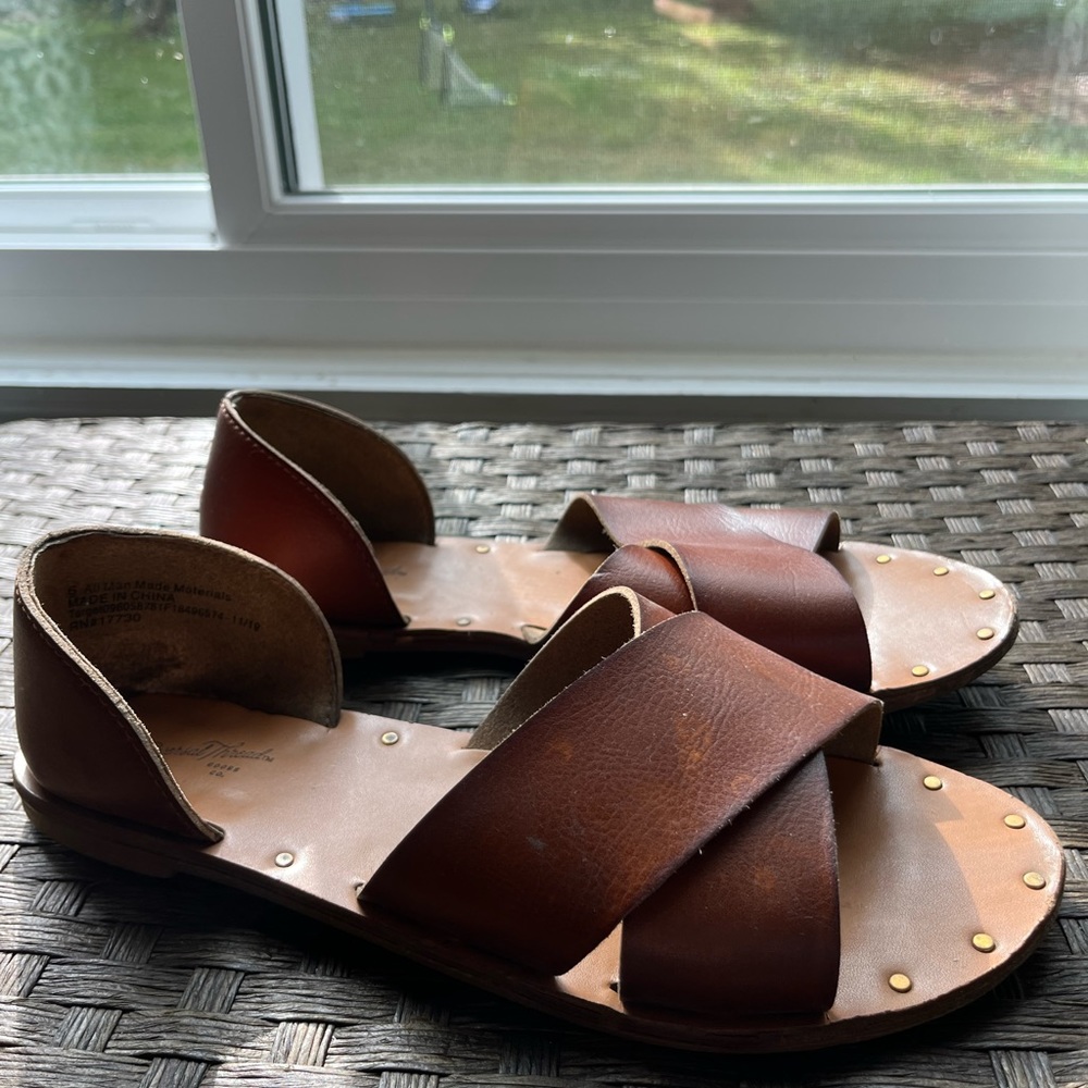 Brown sandals size 6